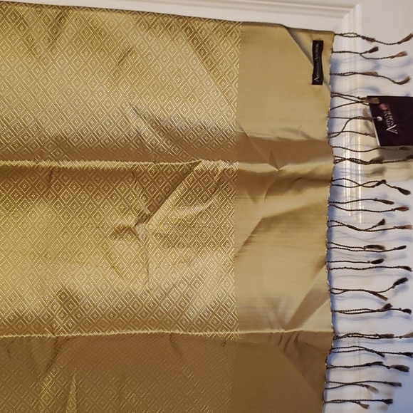 scarf. Pure silk ARTISANS ANGKOR - Picture 8 of 10